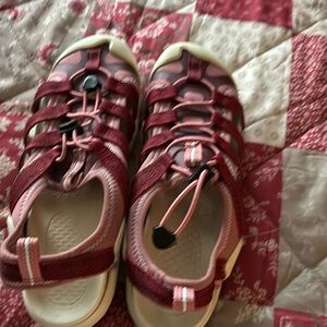 Keen hiking sandals worn 1 x